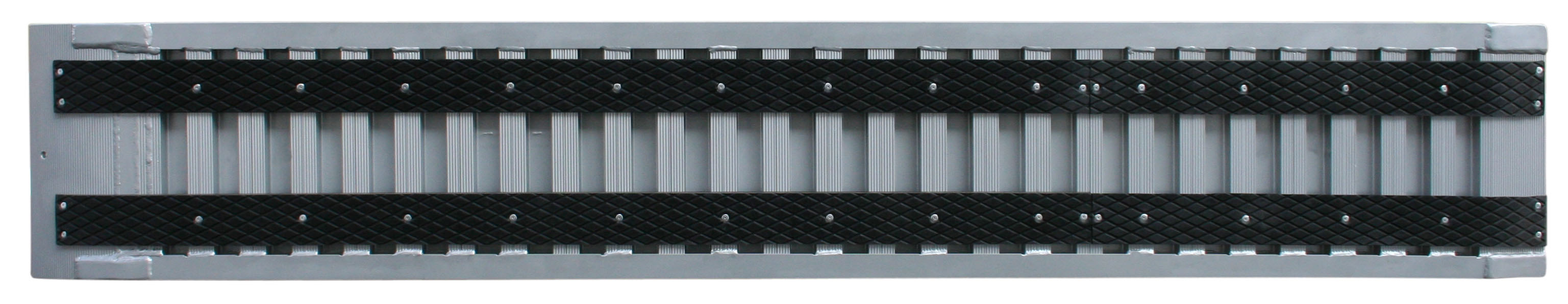 Verladerampe 2500 mm ohne Rand mit Gummiauflage Verladerampe 2500 mm ohne Rand mit Gummiauflage