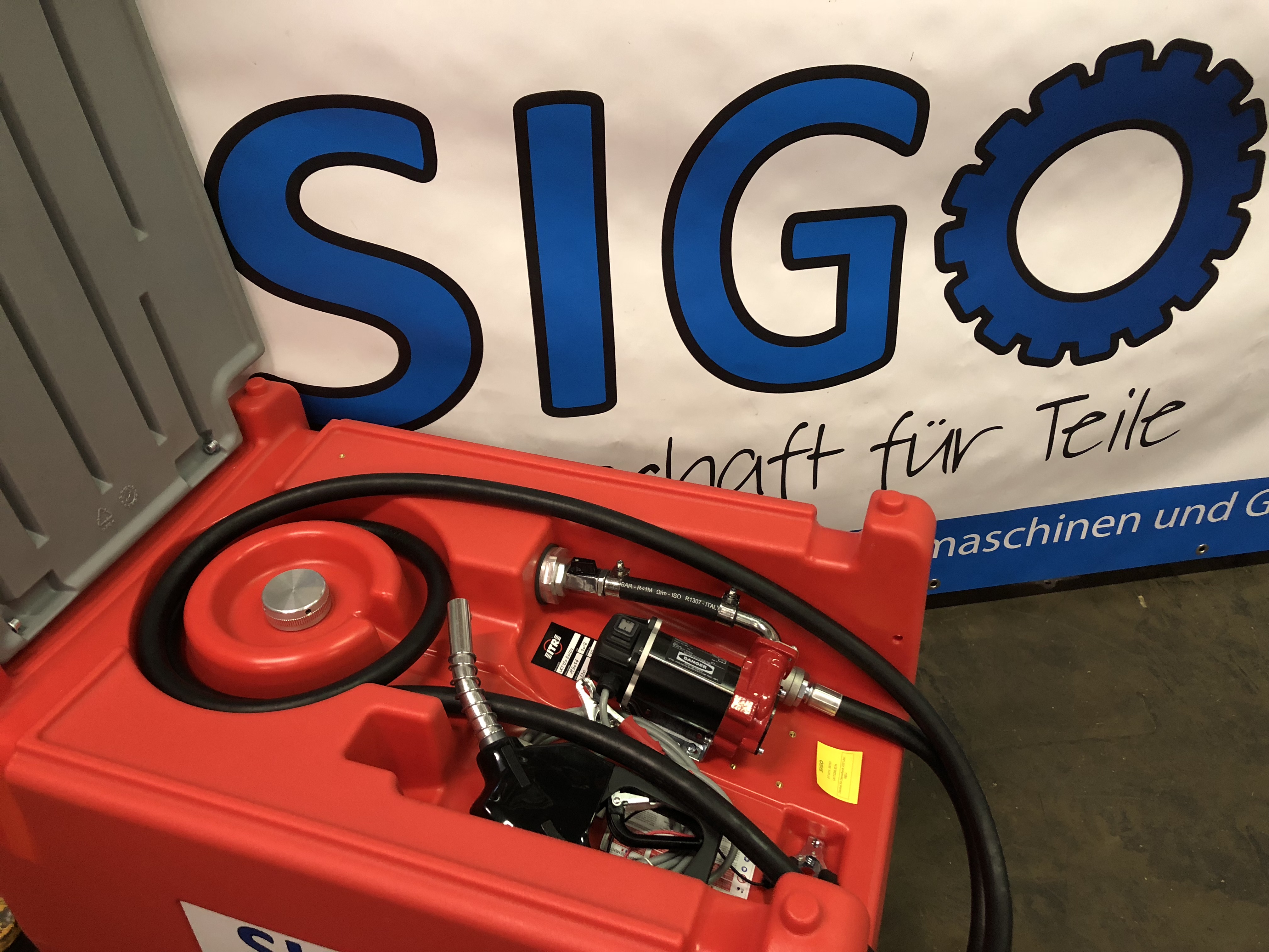 Dieseltank Kunststoff, 220 Liter, 12V Pumpe, automatischer Zapfhahn, 4m Schlauch | 910x600x620mm  