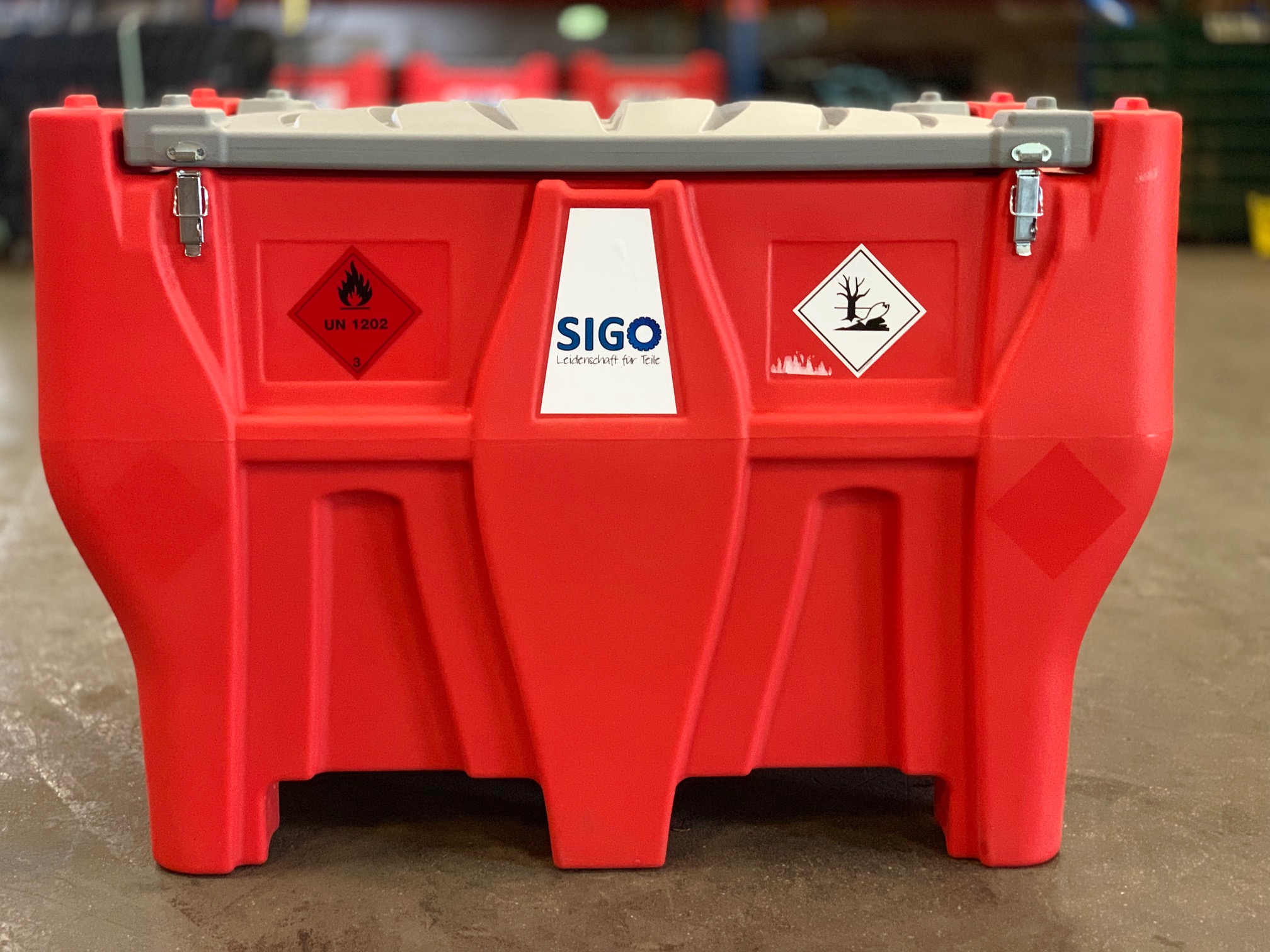 Kombitank Kunststoff für Pickup, 400 Liter Diesel plus 50 Liter AdBlue, 12V Pumpe, automatischer Zapfhahn, 4m Schlauch