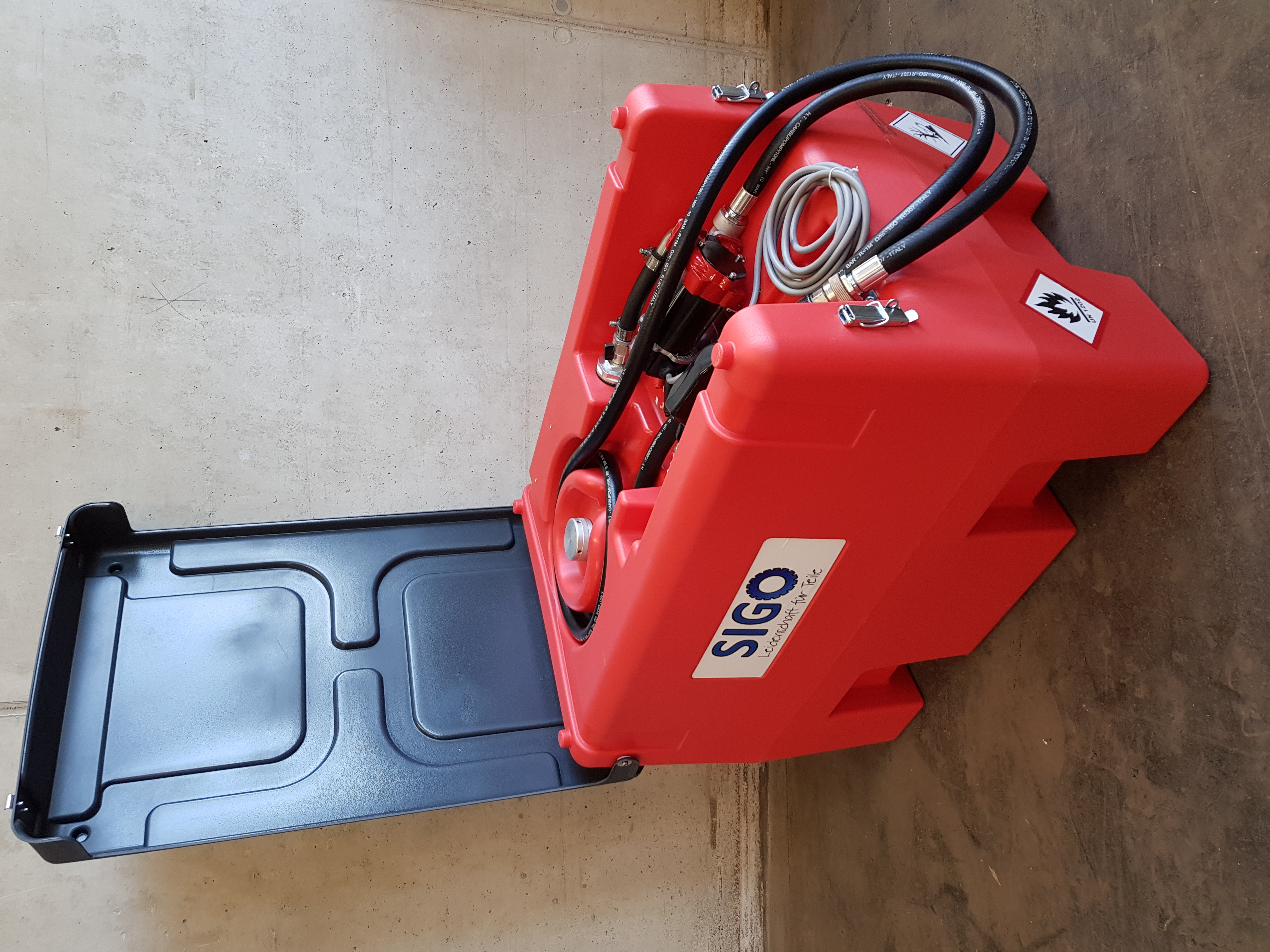 Dieseltank Kunststoff, 220 Liter, 12V Pumpe, automatischer Zapfhahn, 4m Schlauch | 910x600x620mm  